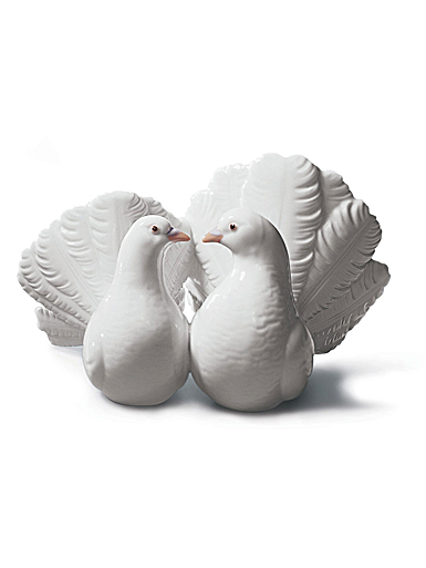 Lladro Classic Sculpture, Couple Of Doves Figurine