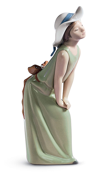 Lladro Classic Sculpture, Curious Girl With Straw Hat Figurine