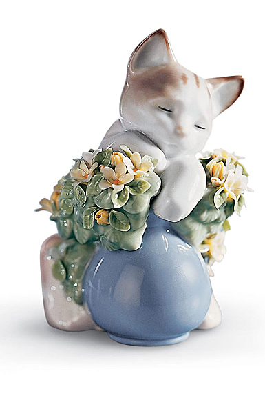 Lladro Classic Sculpture, Dreamy Kitten Cat Figurine