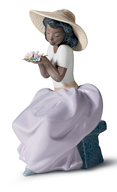 Lladro Classic Sculpture, Sweet Fragrance Girl Figurine
