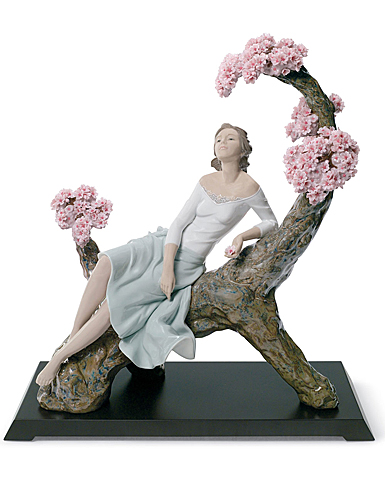 Lladro Classic Sculpture, Sweet Scent Of Blossoms Woman Figurine. Limited Edition