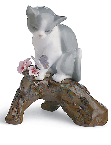 Lladro Classic Sculpture, Blossoms For The Kitten Cat Figurine