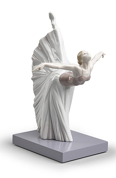 Lladro Classic Sculpture, Giselle Arabesque Ballet Figurine