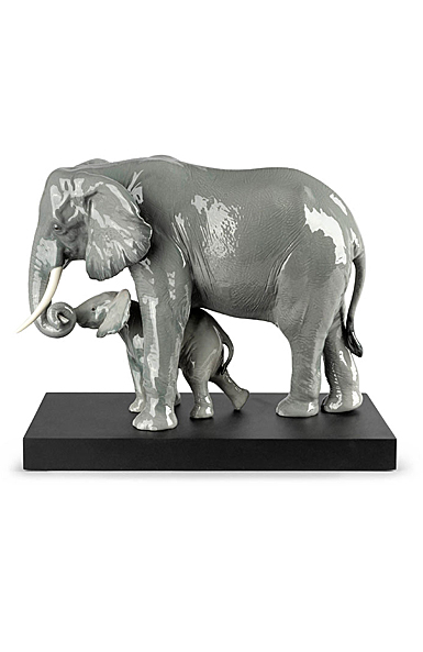 Lladro Classic Sculpture, Leading The Way Elephants Sculpture