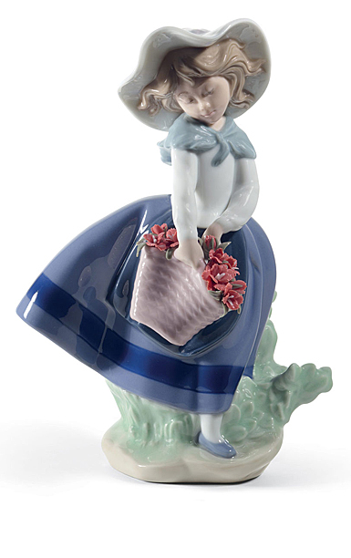 Lladro Classic Sculpture, Pretty Pickings Girl With Carnations Figurine