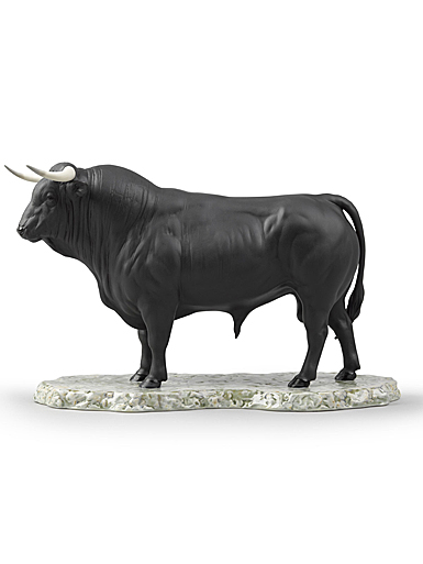 Lladro Classic Sculpture, Spanish Bull Figurine