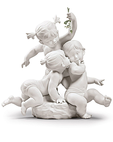 Lladro Classic Sculpture, Kiss Under The Mistletoe Children Figurine
