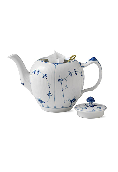 Royal Copenhagen, Blue Fluted Plain Tea Pot 1Qt