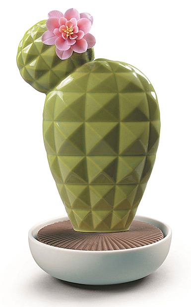 Lladro Light And Fragrance, Opuntia Cactus Diffuser. Gardens Of Valencia Scent