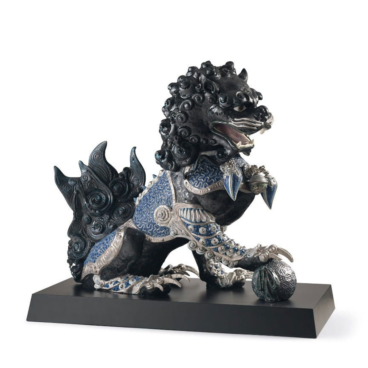 Lladro High Porcelain, Guardian Lion Sculpture. Black. Limited Edition