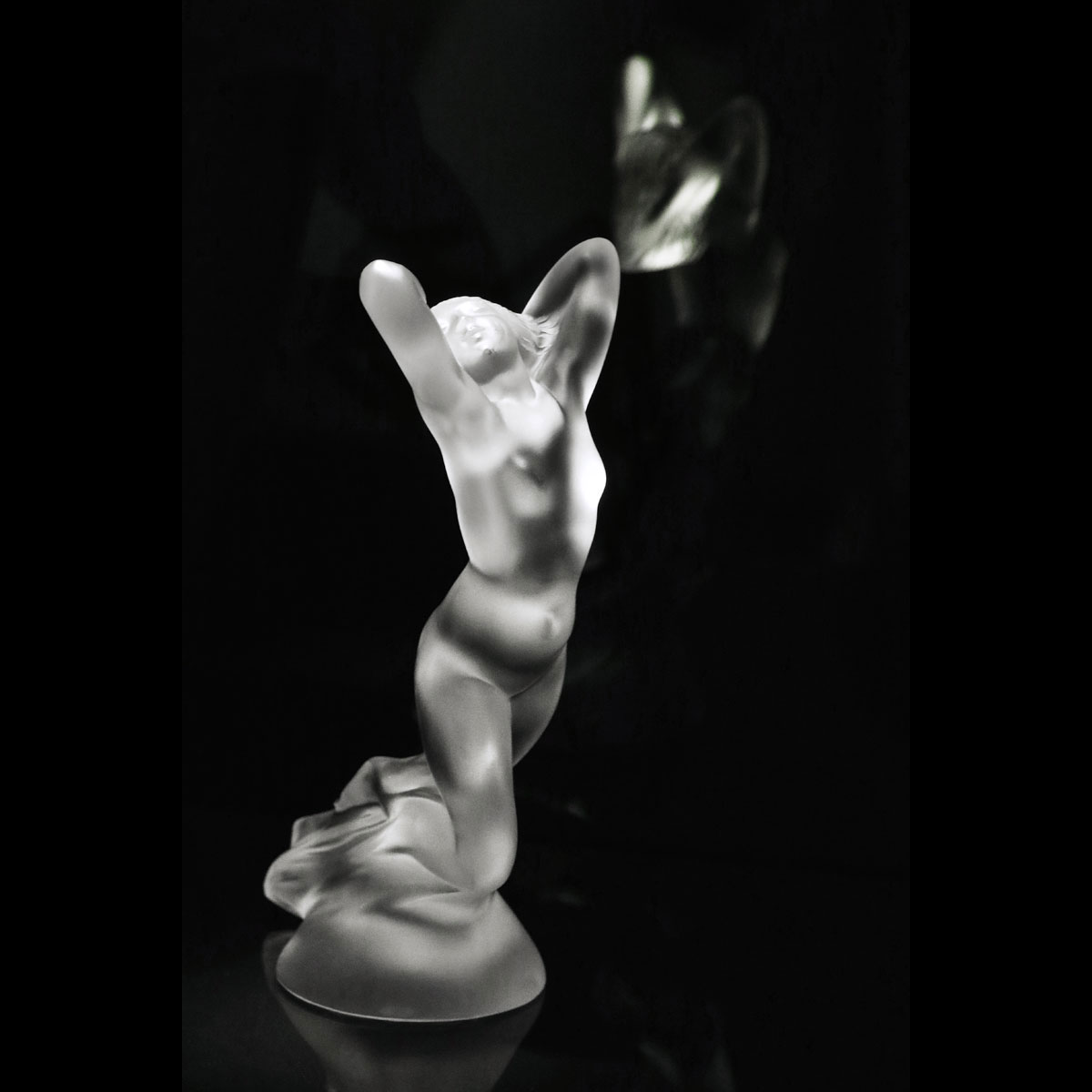 Lalique Vitesse 8.5" Sculpture