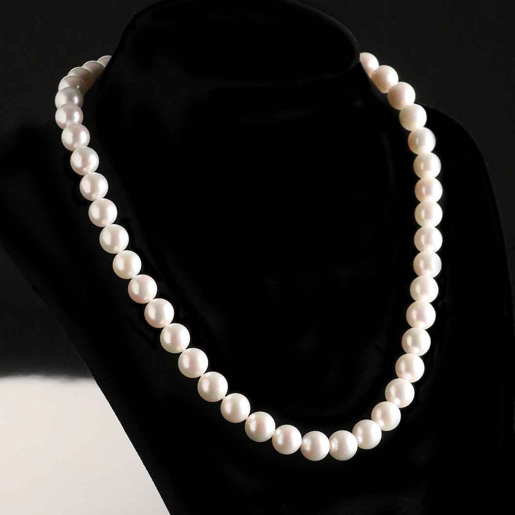 Cashs Ireland, Akoya Perfect Round Seawater High Luster White Pearl Necklace