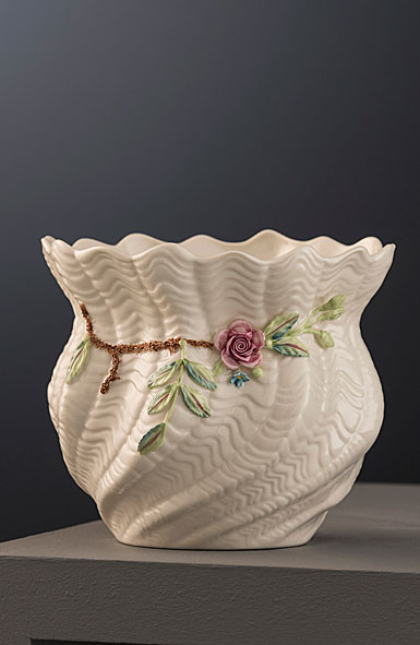 Belleek Masterpiece Collection Carlingford Cache Pot Limited Edition